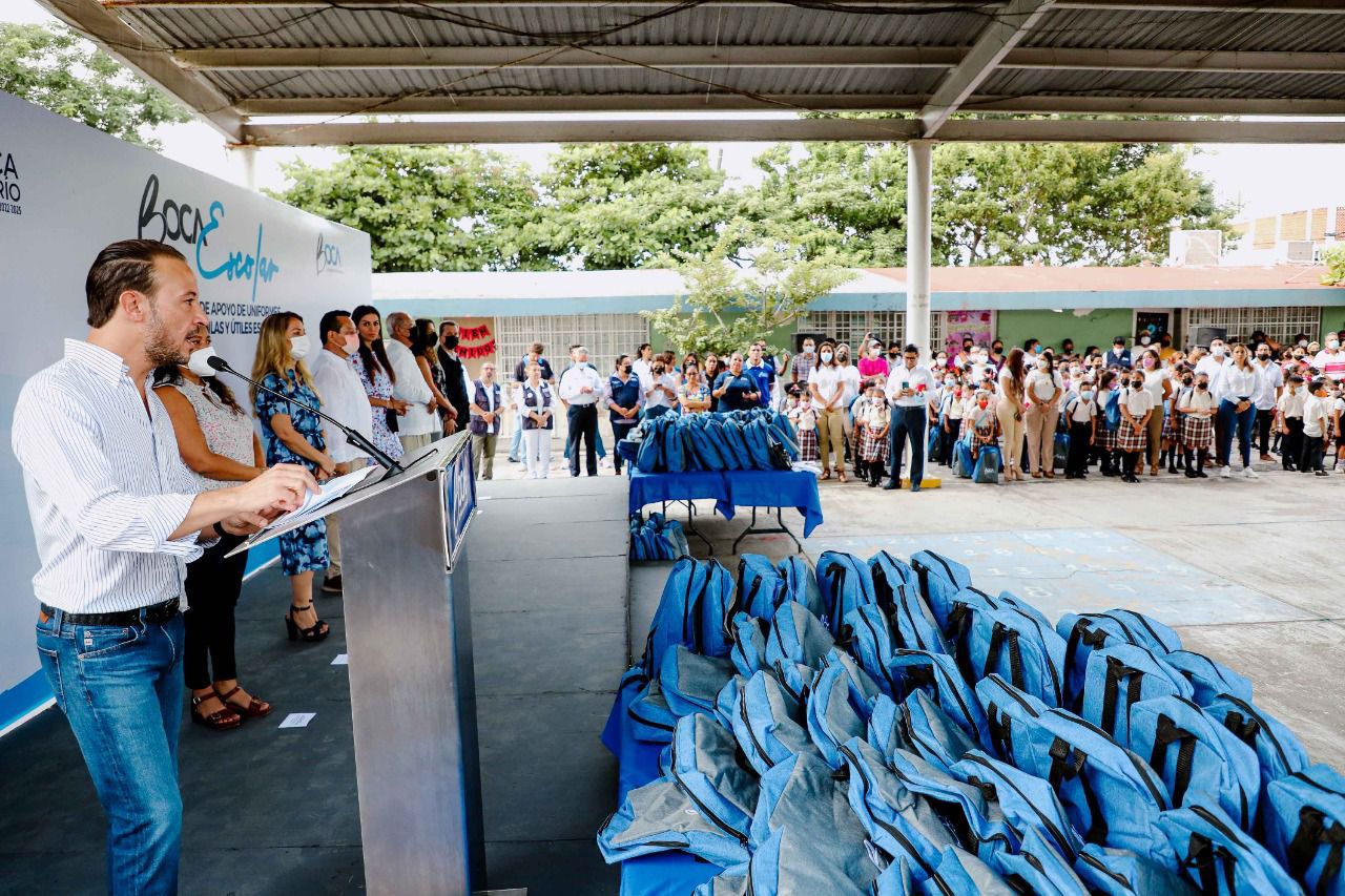 Unánue inicia entrega de 10 mil 300 paquetes escolares a alumnos de primaria