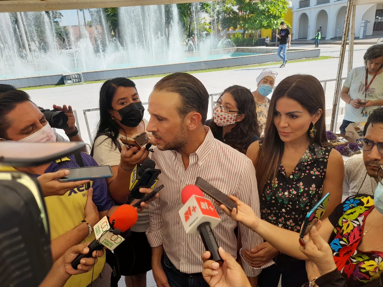 Unánue inaugura la I Feria de la Mujer en Boca del Río