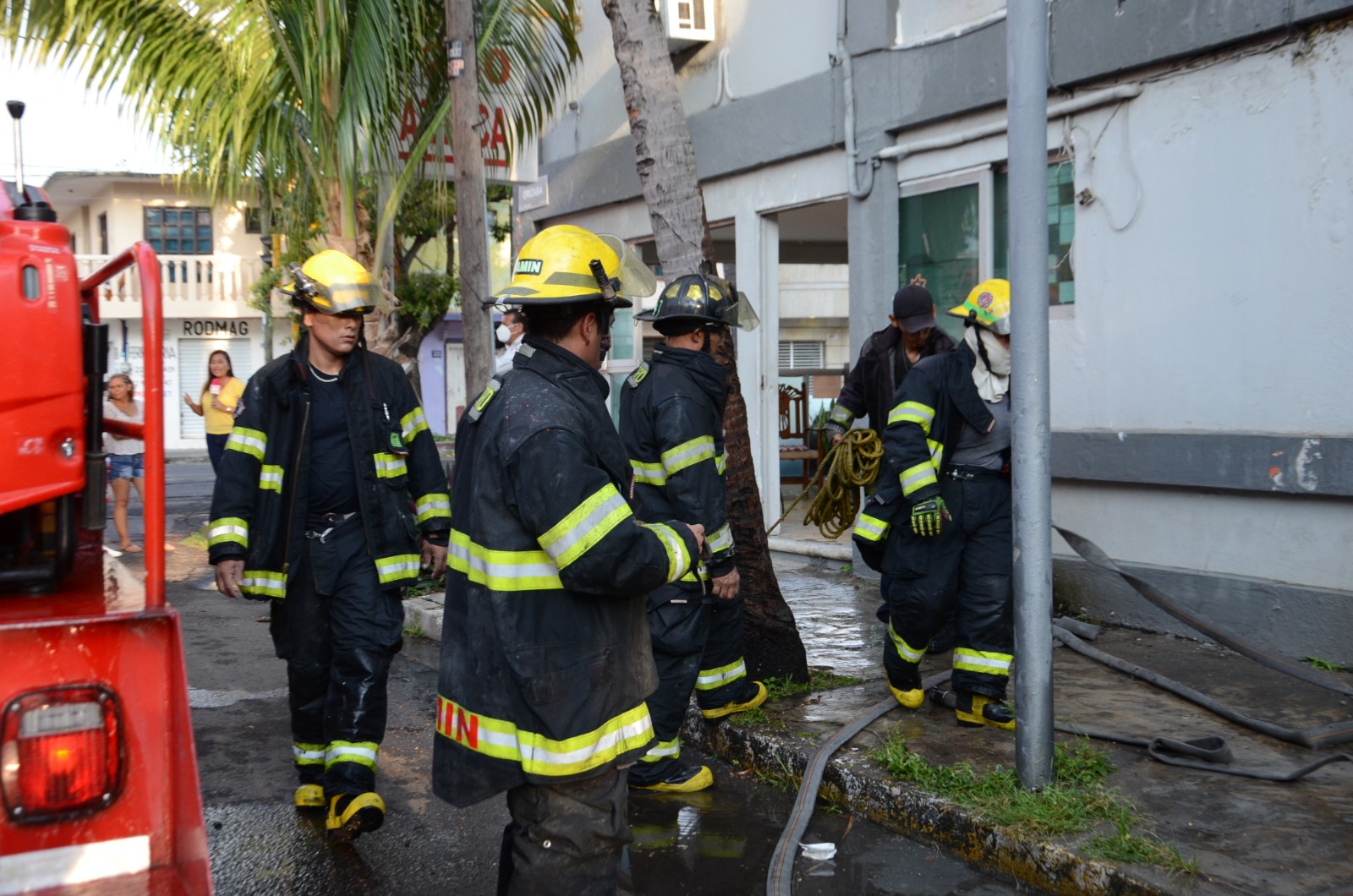 Se incendia cuarto de lavado de Hotel en Veracruz y evacuan a huéspedes