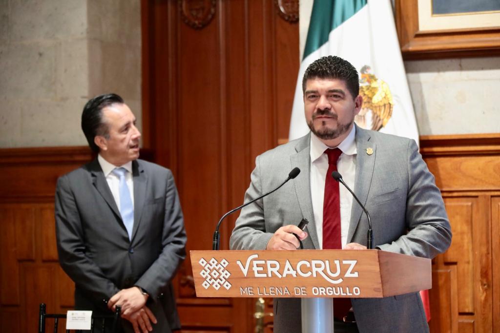 Zenyazen Escobar presenta ruta de trabajo para ciclo escolar