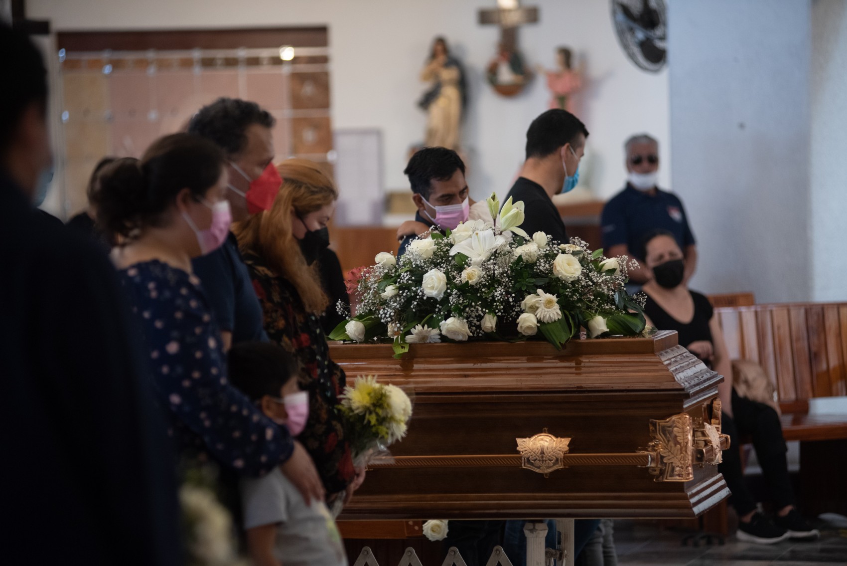 Familia y amigos despiden a la maestra Beatriz