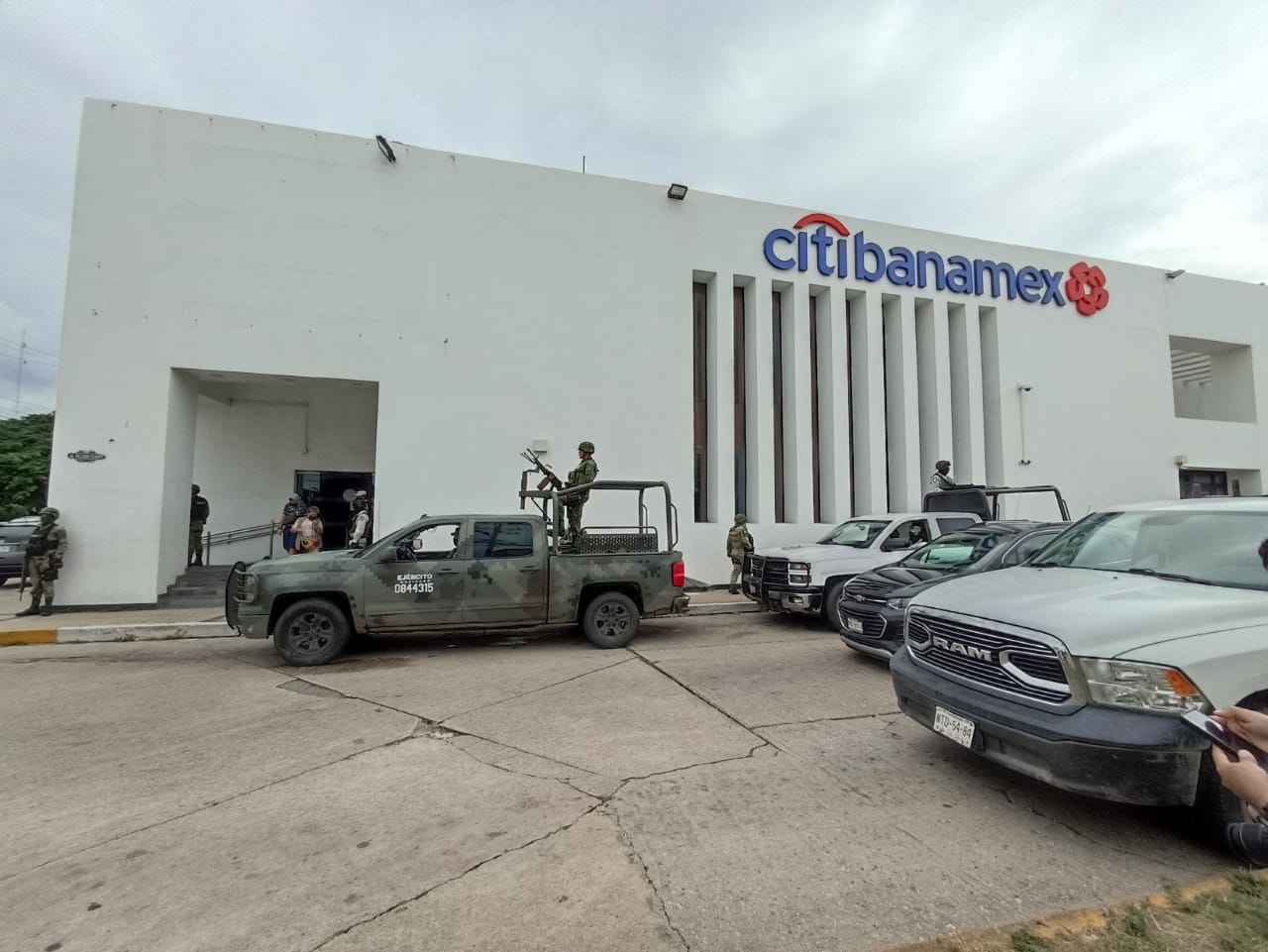 Despojan a cuentahabiente de 200 mp dentro de sucursal bancaria en Coatzacoalcos