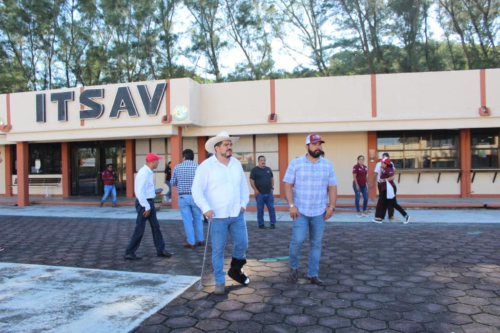 Zenyazen Escobar responde a llamado de comunidad del Tecnológico de Alvarado