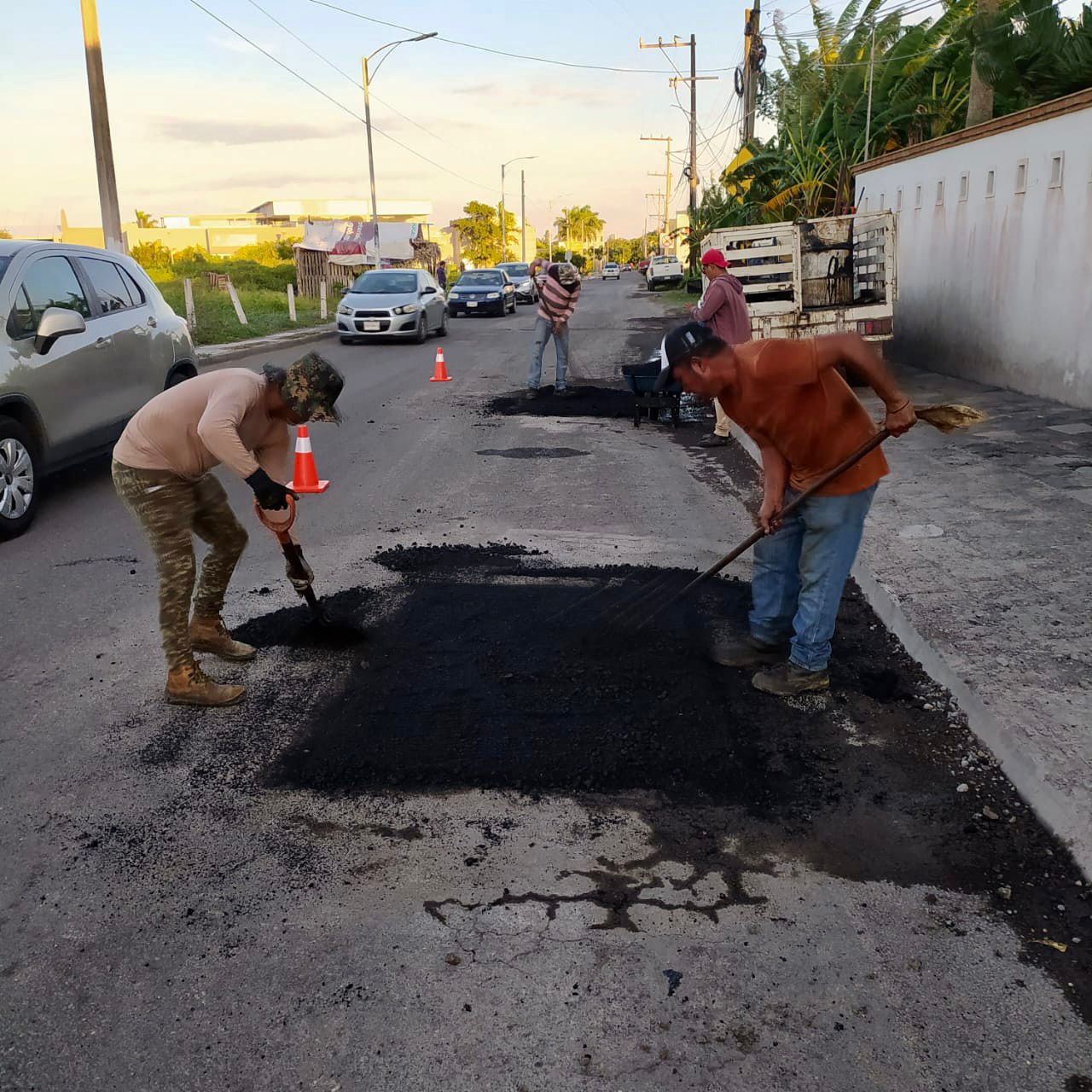 Inician trabajos de bacheo en el tramo carretero Playa de Vacas-Boca del Río