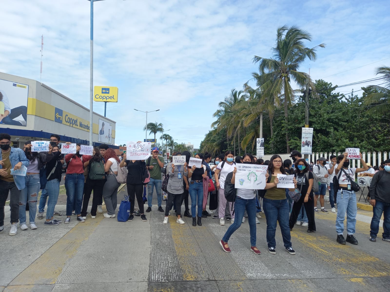 Exigen expulsar de la UV a alumno de intercambio tras protagonizar acto de violencia