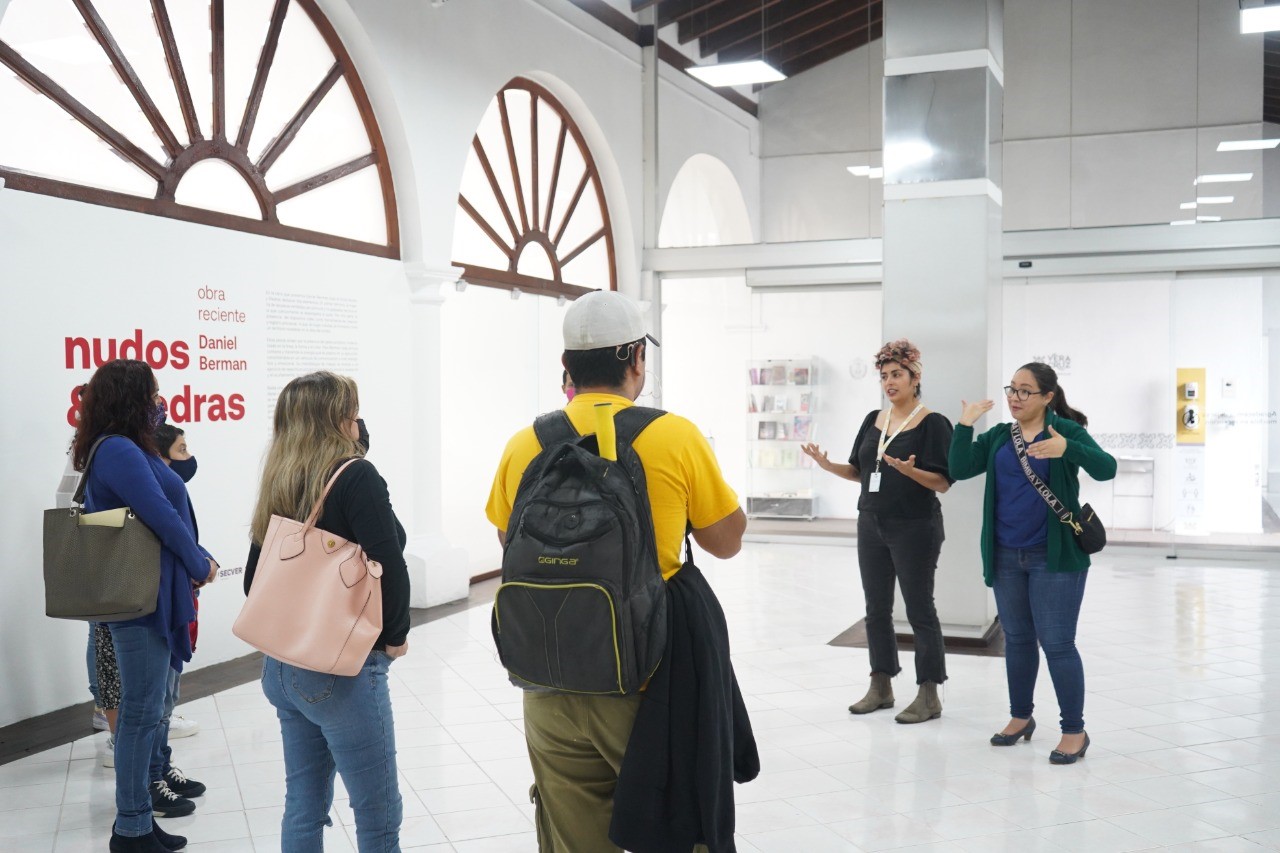 Invita GACX a visita guiada con interpretación en LSM por la exposición Nudos y Piedras