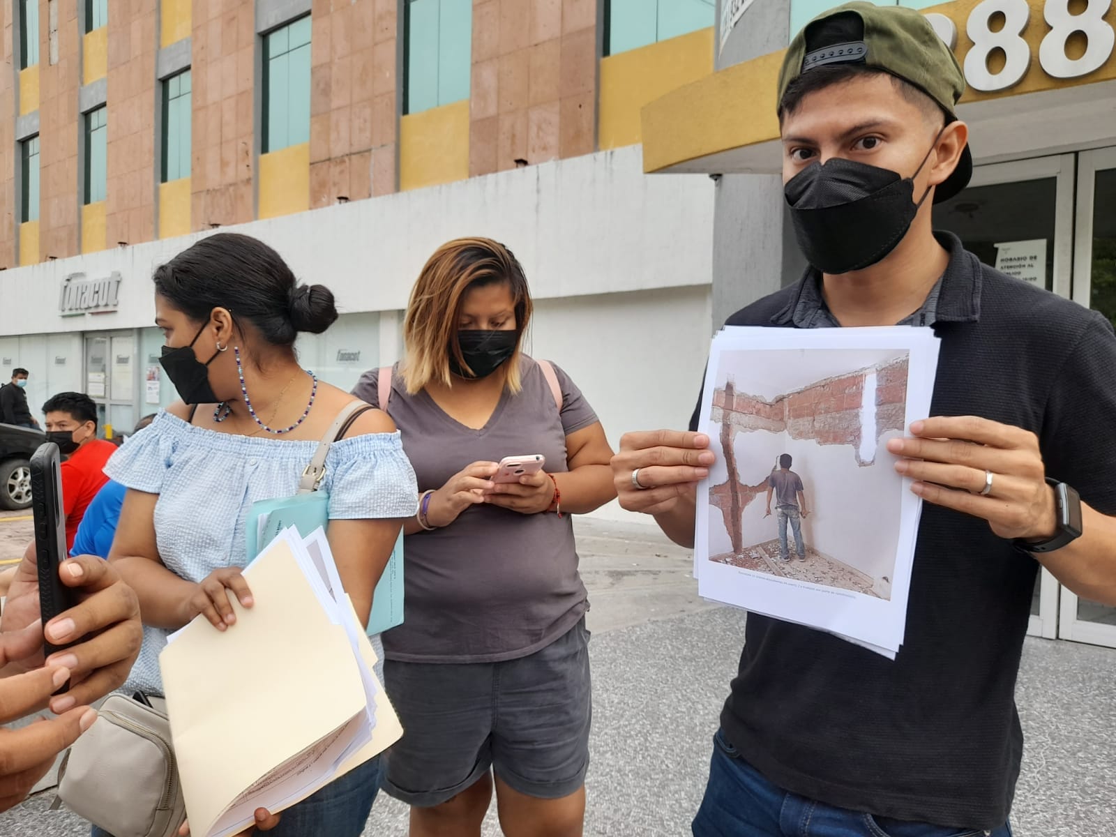 Presentan queja contra constructora ante la Profeco por fallas estructurales en viviendas