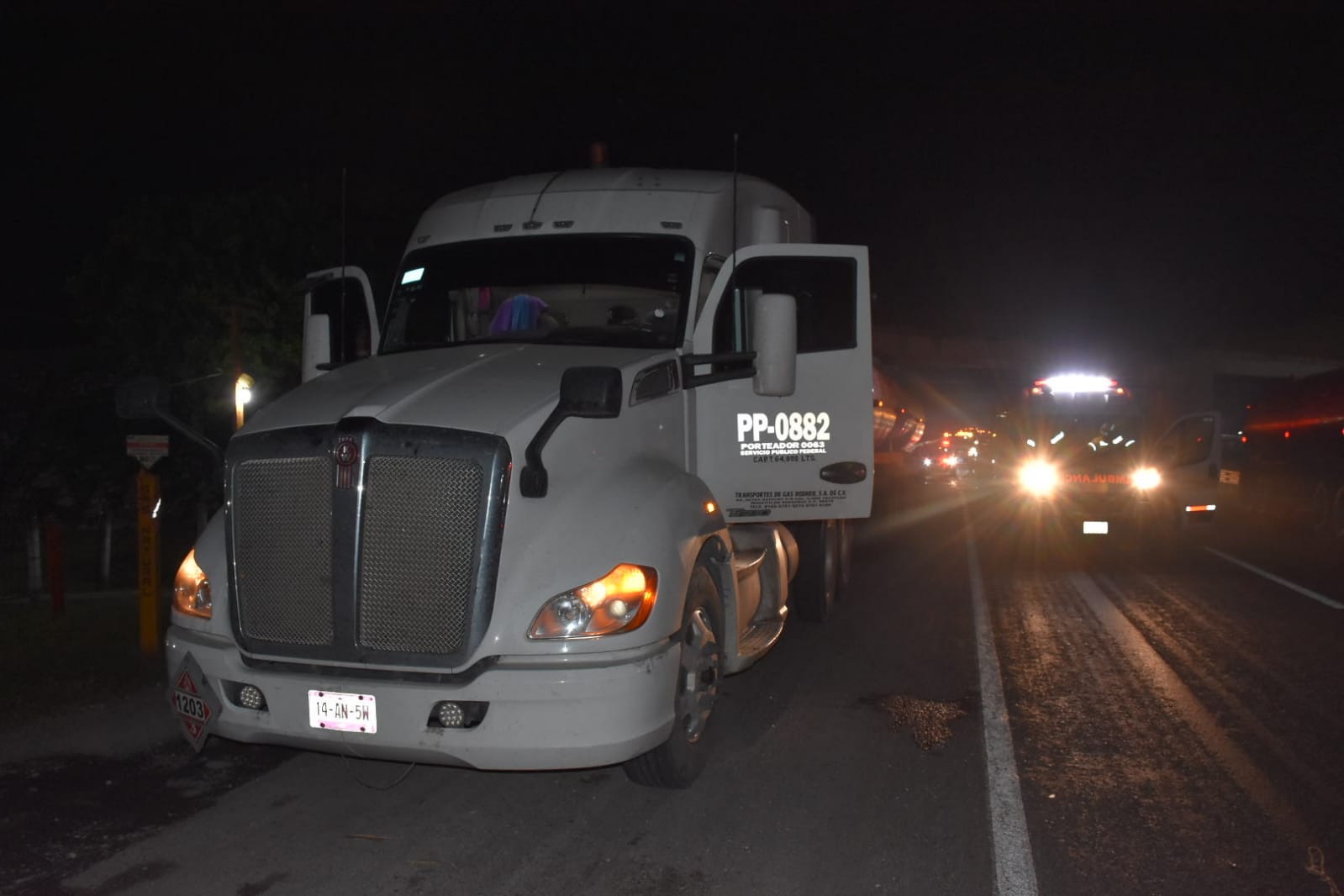 Apagón deja varados hasta 800 tráileres en acceso al puerto de Veracruz