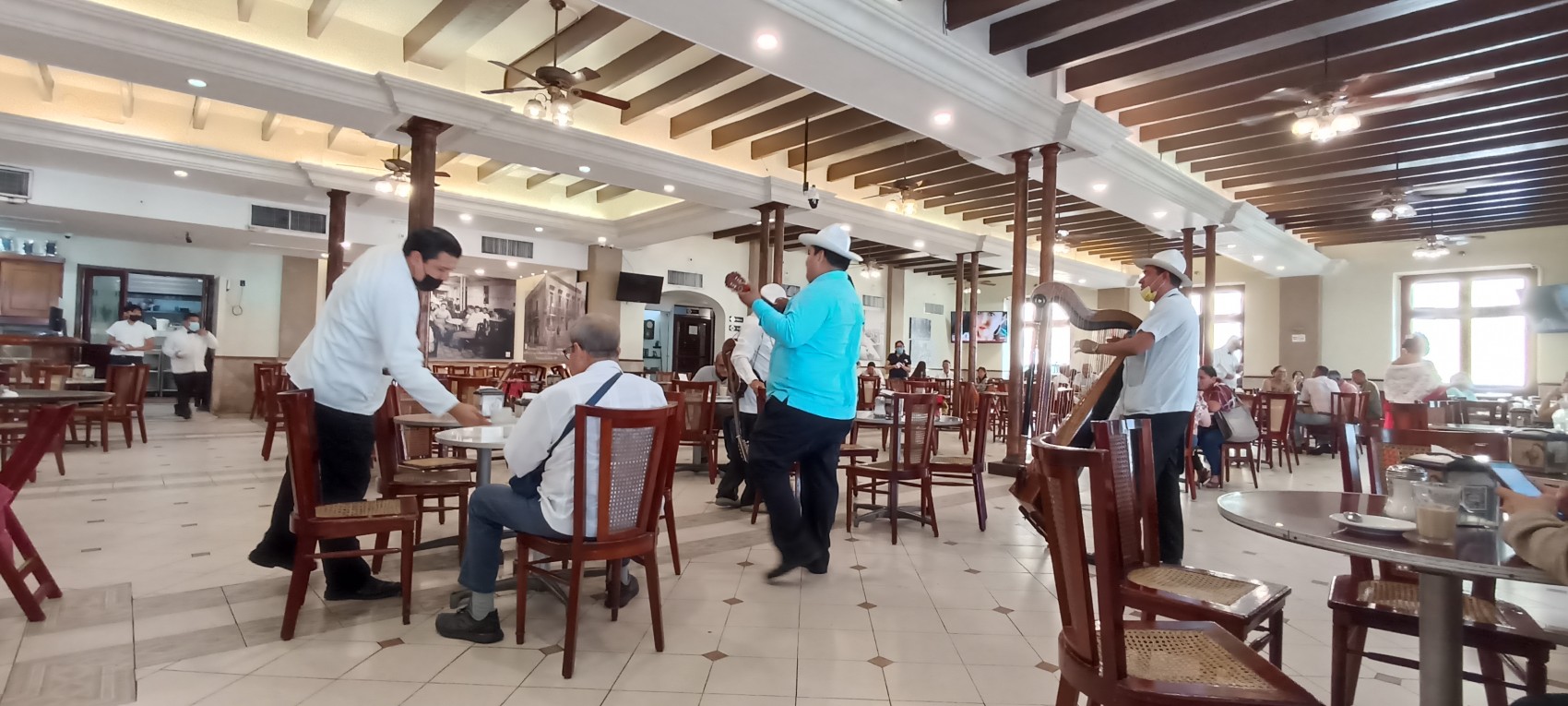 Hay déficit de personal en restaurantes de Veracruz y Boca del Río: Canirac