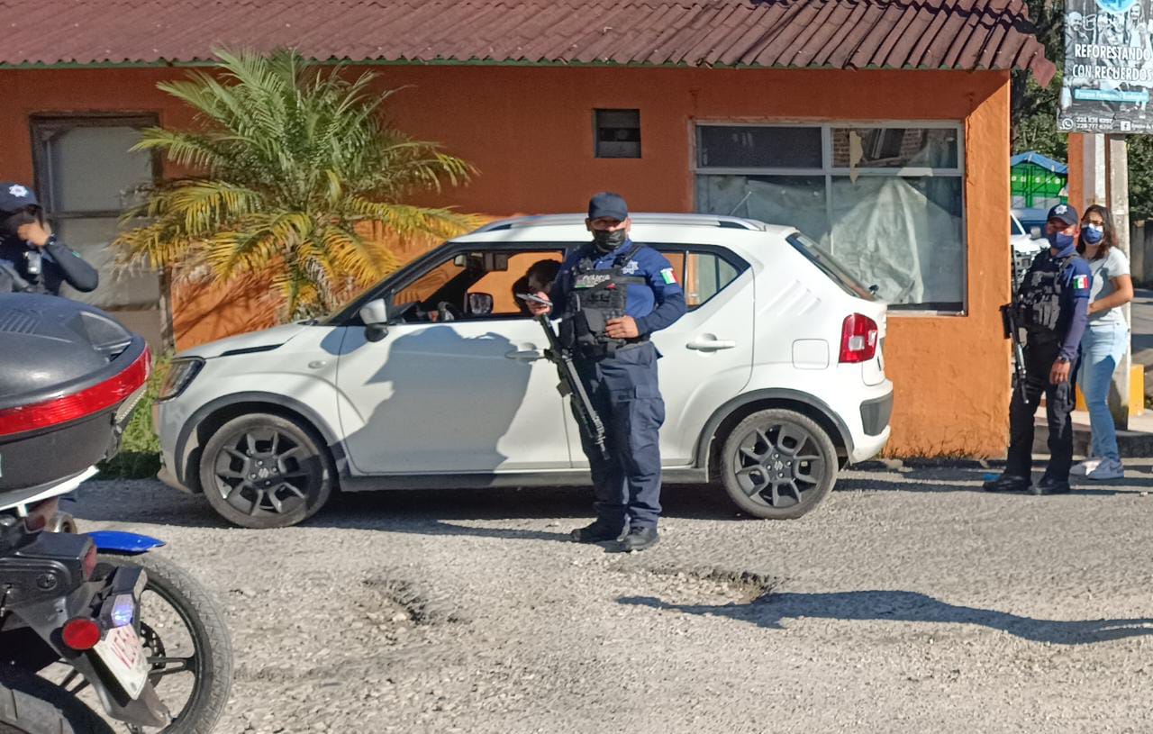 Atropellan a maestra en manifestación en la carretera Coatepec-Cinco Palos