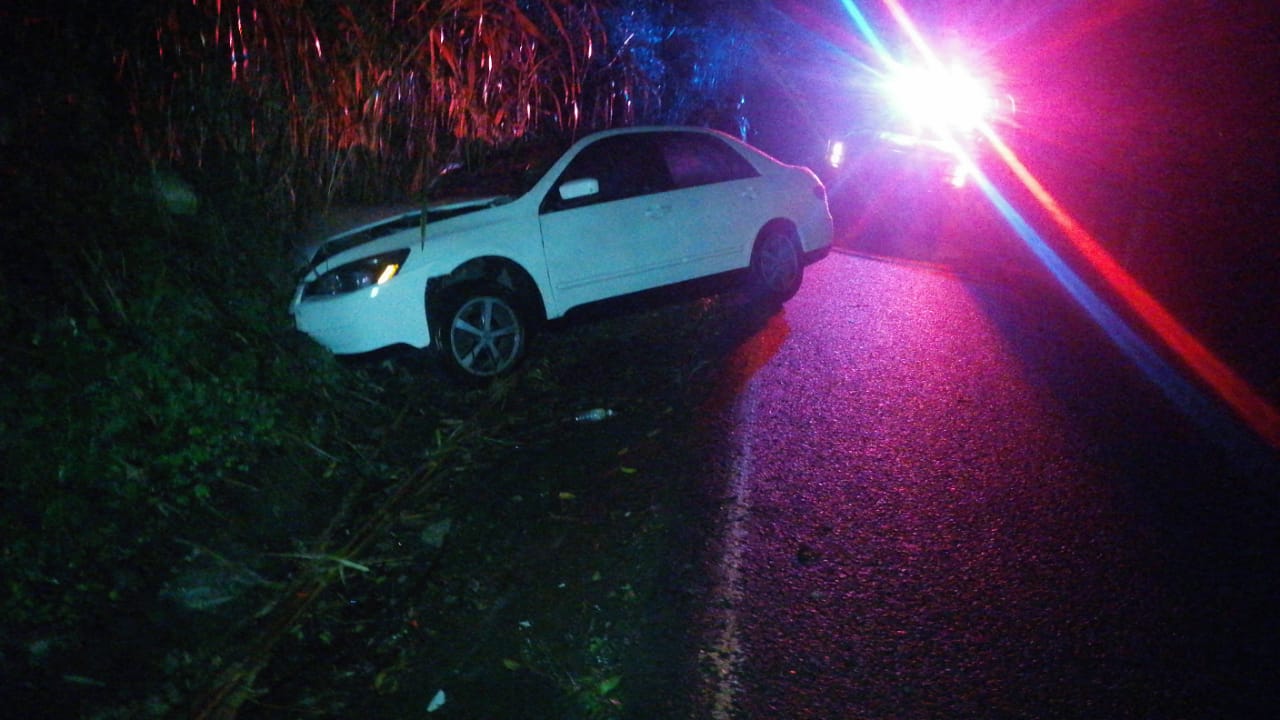 Una mujer fallecida y dos hombres heridos en accidente automovilístico en Tomatlán