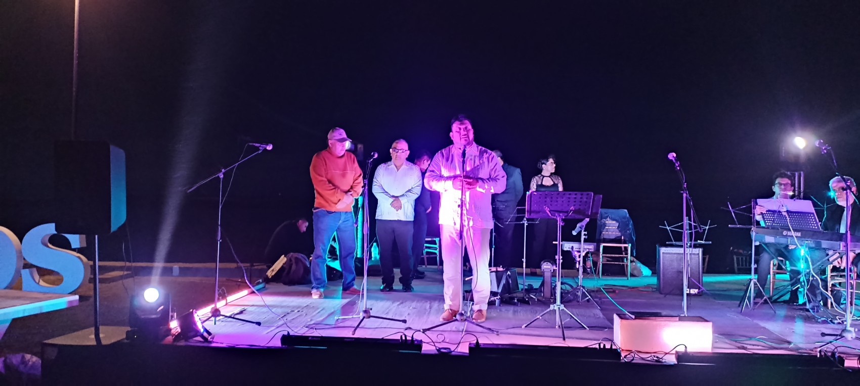 Celebran con concierto, pastel, lechero y canillas los 30 años del Aquarium del puerto de Veracruz