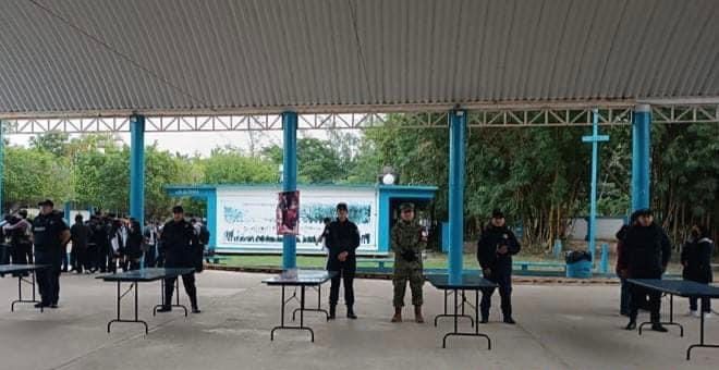 Medicamento de control y una navaja detectan en operativo mochila en escuela de Tuxpan
