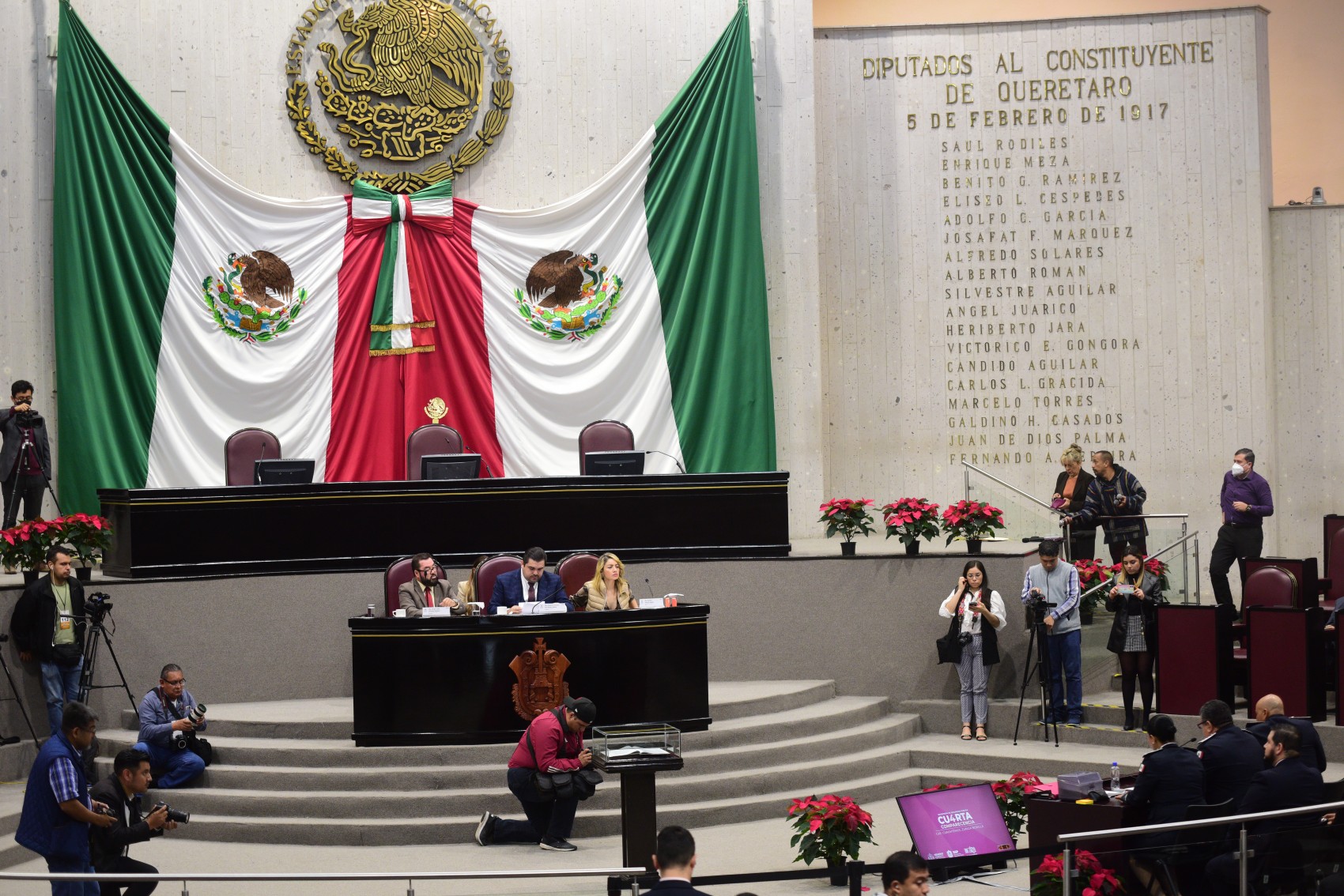 SSP compra uniformes a funcionaria de la SEV, denuncia PRI