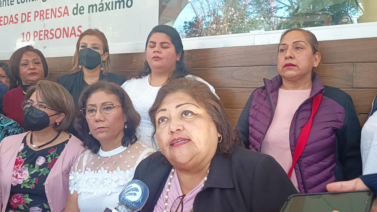 Maestras exigen a Eric Cisneros disculpa pública por violencia y discriminación contra diputada