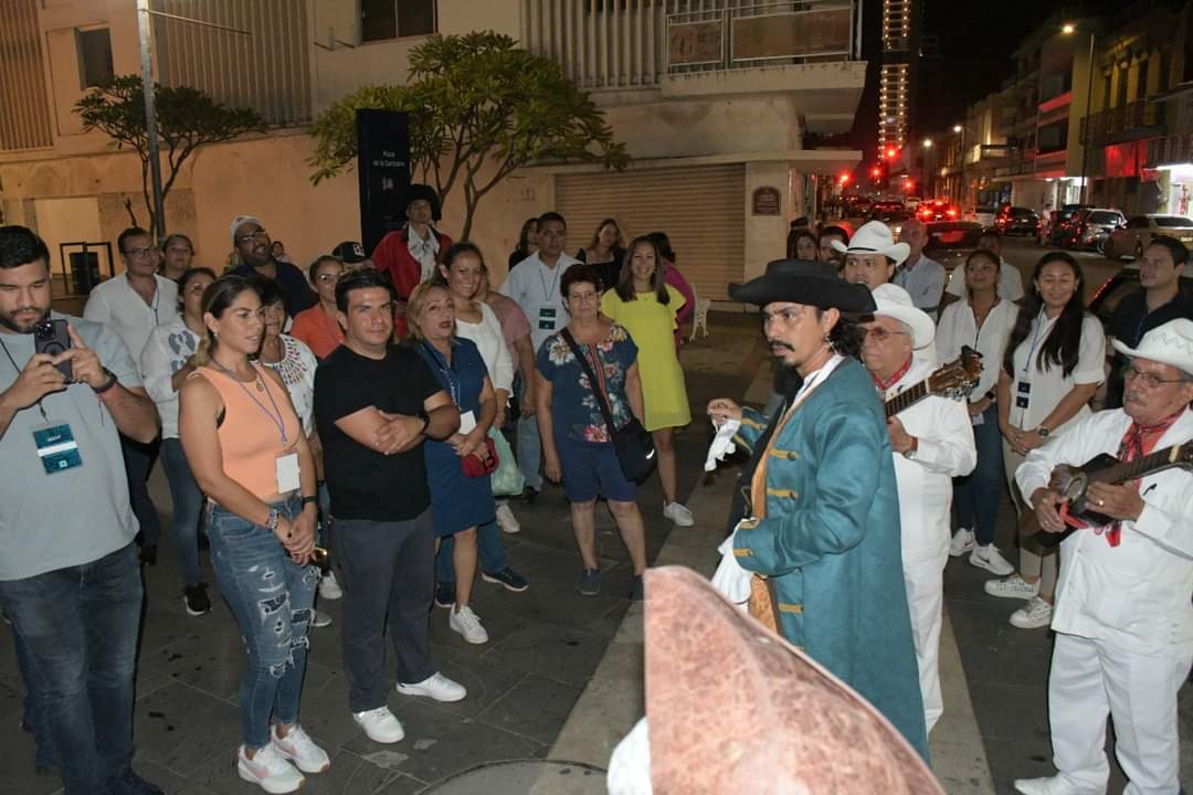 Inician los recorridos turísticos Travesías de Ayer y Hoy en el Centro Histórico de Veracruz