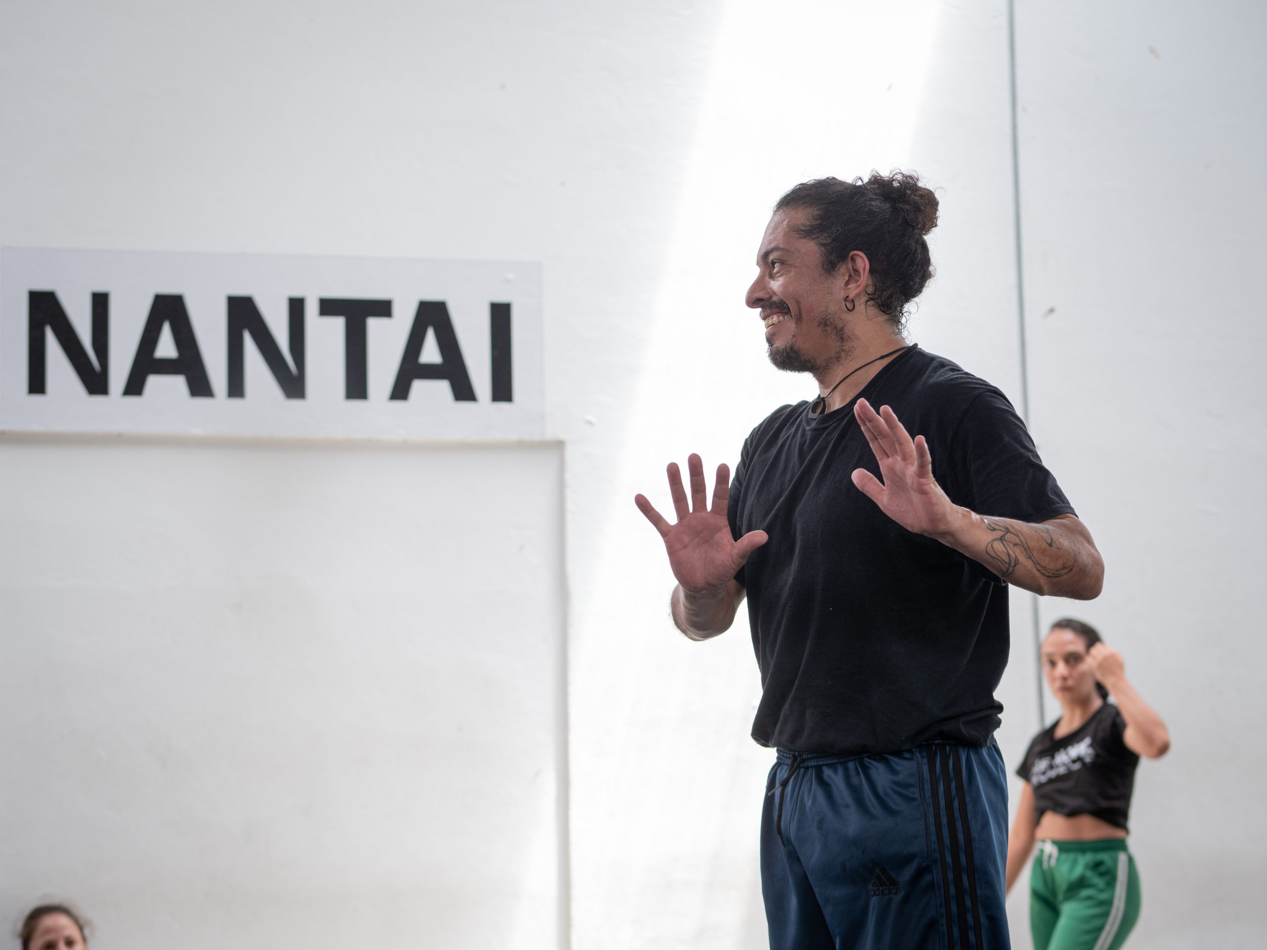 Taller Entrenamiento corporal: cuerpo expuesto, con el artista escénico Pedro García