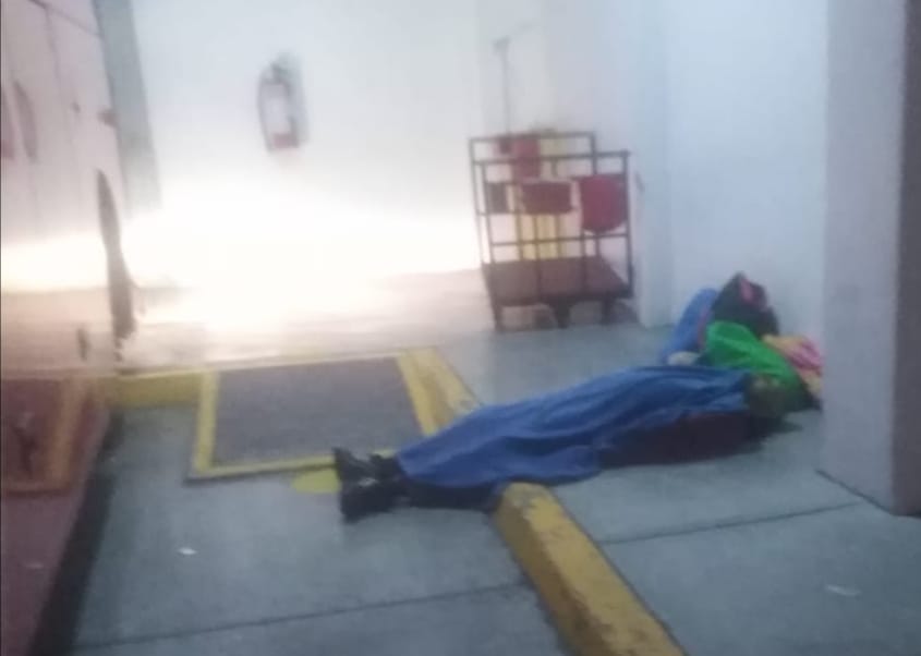 Hombre fallece en terminal de autobuses de Ciudad Mendoza