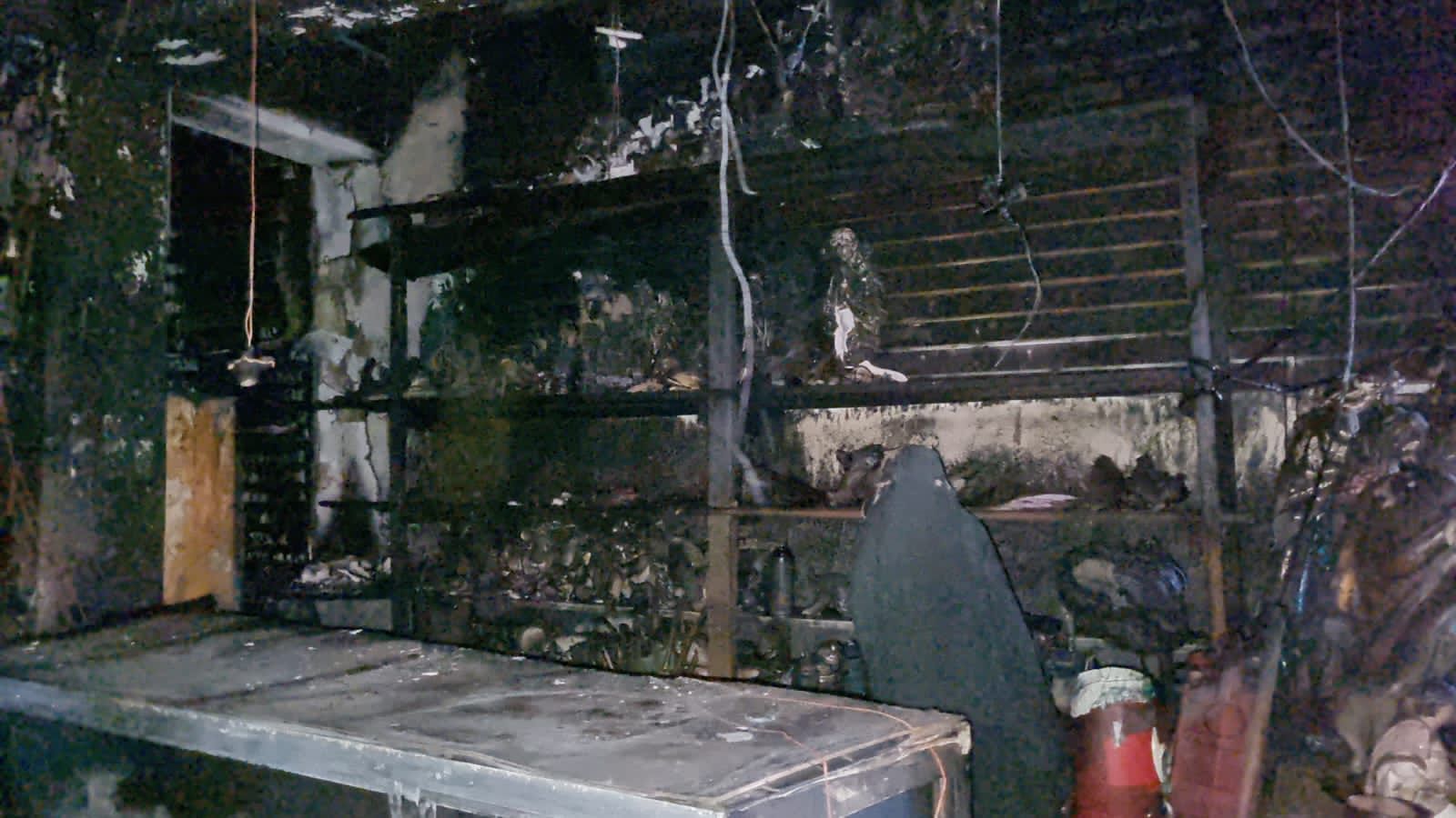 Incendio consume seis locales al interior del mercado Coatzacoalcos