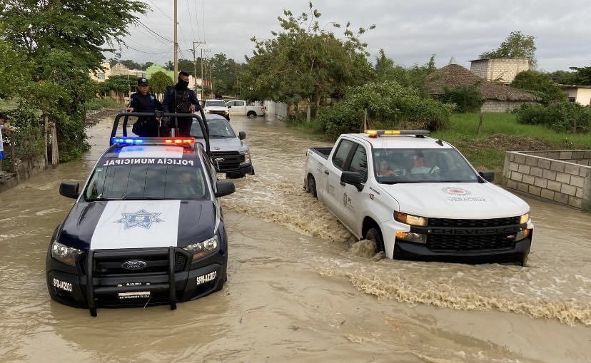 Operativo especial en Álamo por inundaciones provocadas por frente frío 12