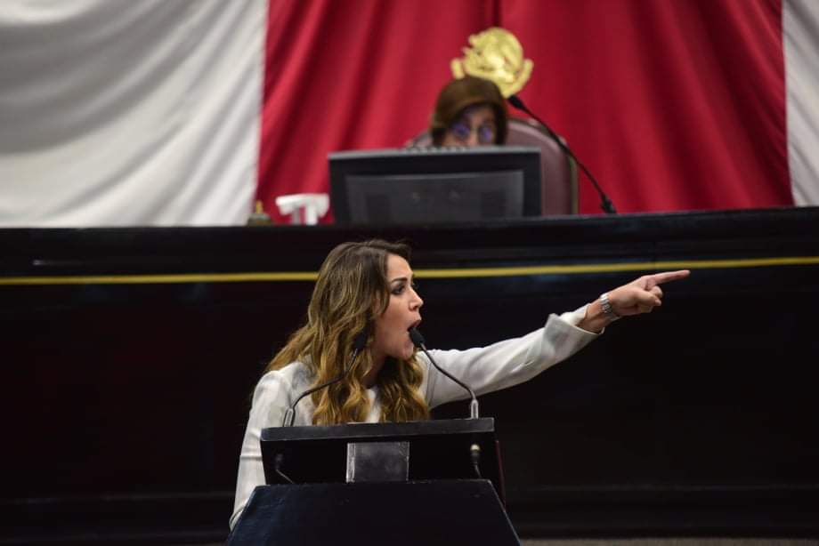 Agradezco que reconozcan mis virtudes: Anilú Ingram