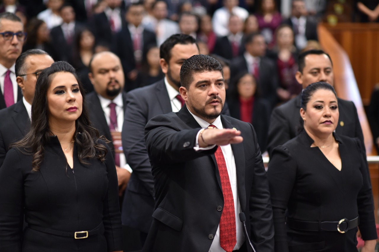 Con estudiantes y docentes, compromiso irrenunciable: SEV