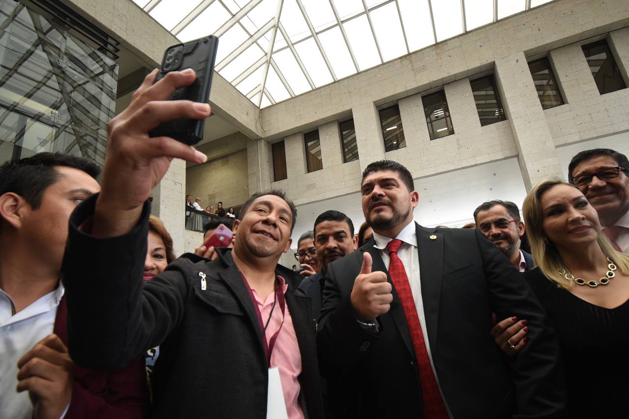 Morenistas califican a Zenyazen como chingón y fuerte aspirante al 2024