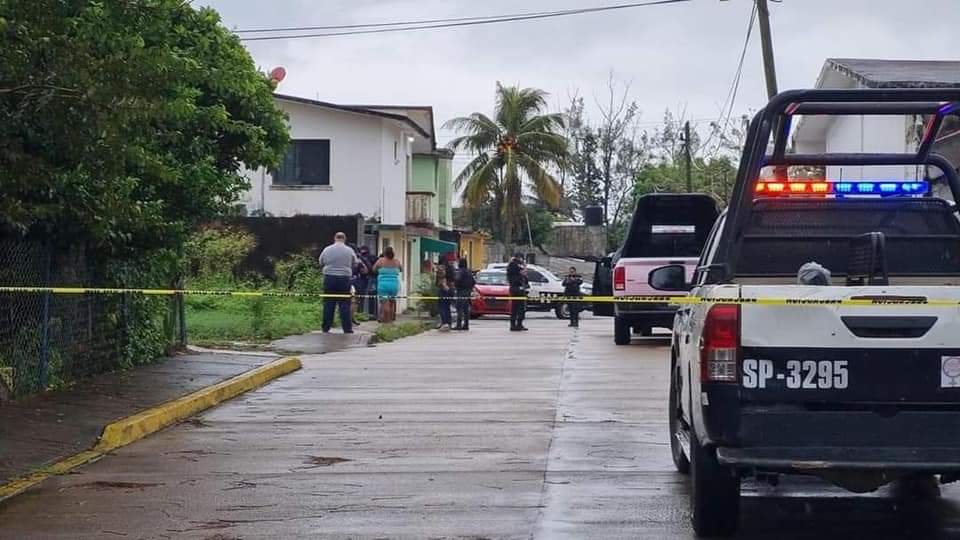 Localizan cuerpo de menor de 13 años en lote baldío; solo iba a la tienda por Sabritas