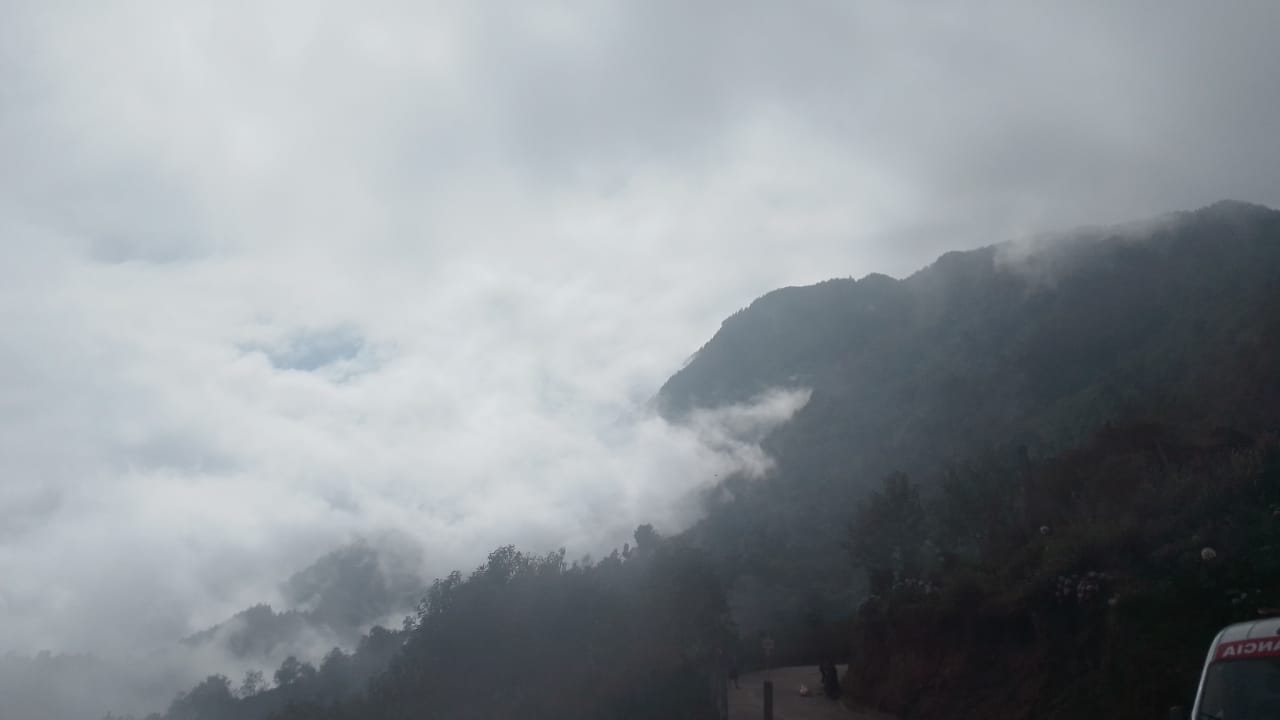 Rescatan a familia extraviada en el cerro Tepoztecatl de Mariano Escobedo
