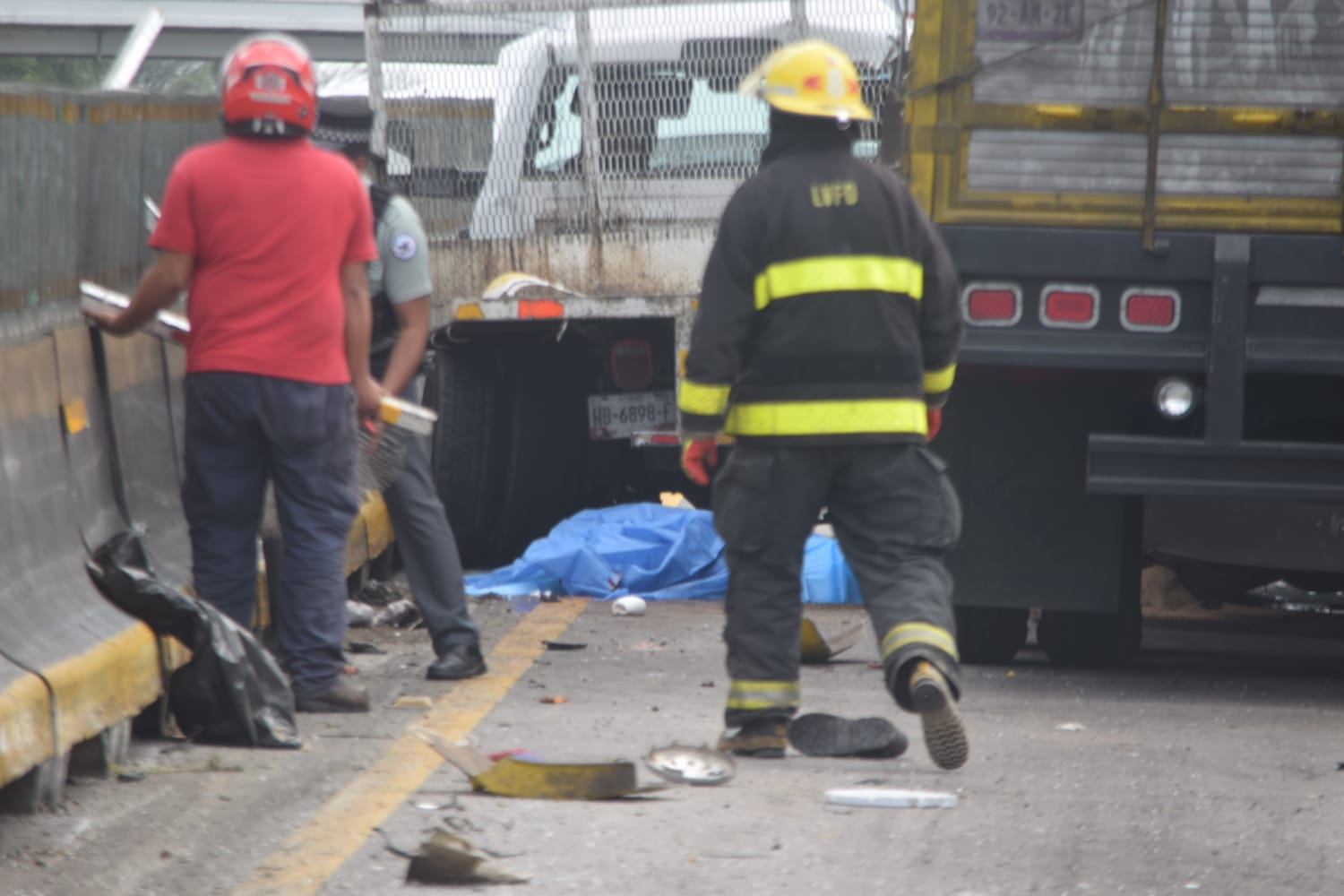 Choque de camioneta de Capuje y torton deja 1 muerto y 6 heridos en la autopista Córdoba-Veracruz