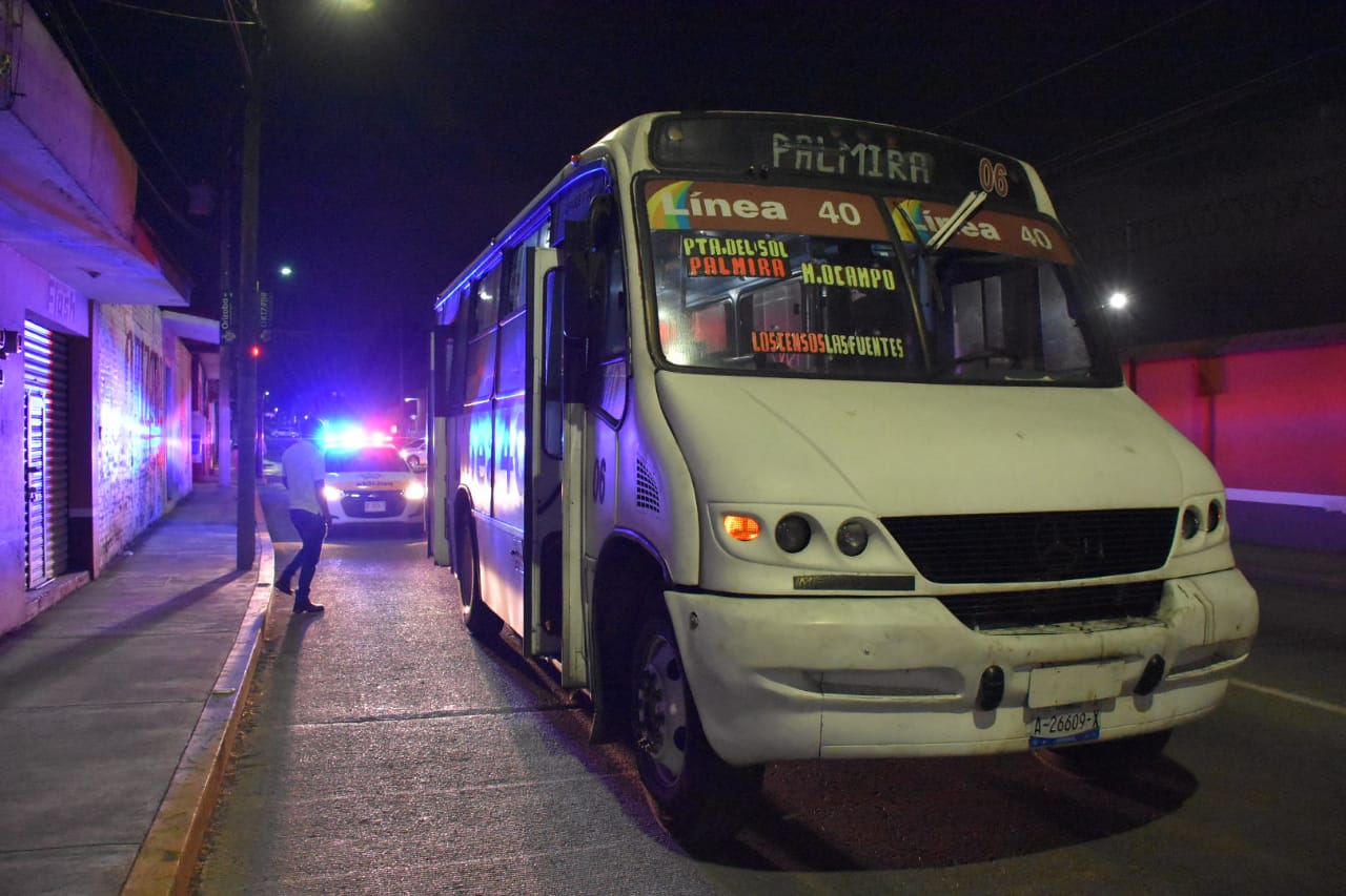 Urbano atropella y mata a hombre en Orizaba