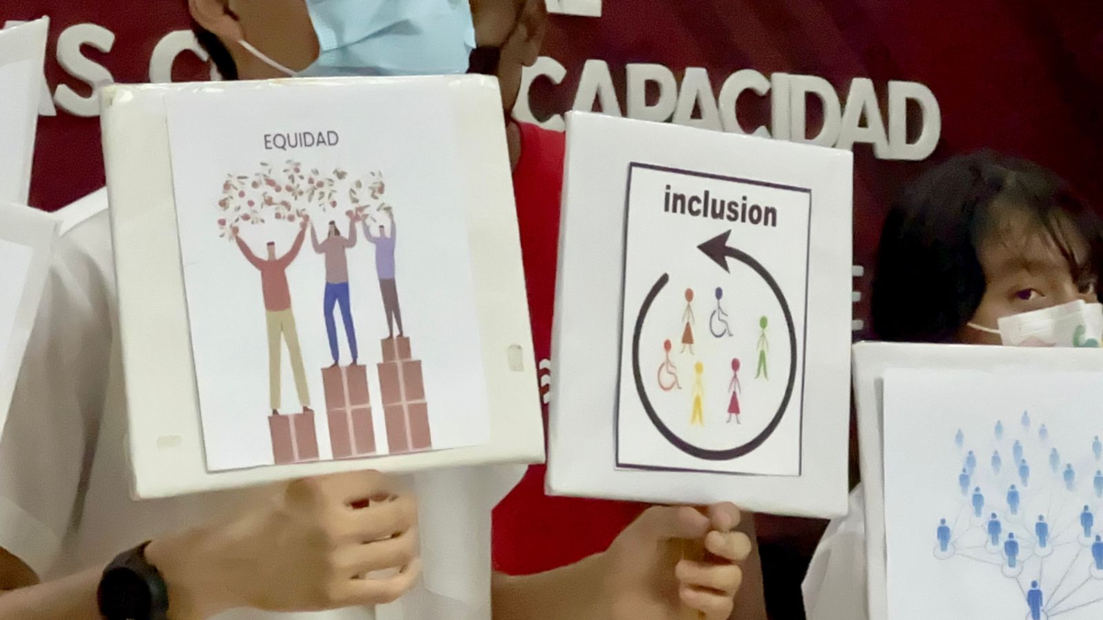 Pocos empleos a personas con discapacidad y sin prestaciones laborales