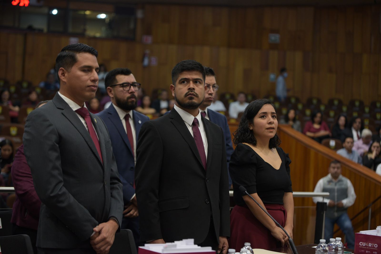 Solo dos diputados cuestionan a Coordinador de Comunicación Social en comparecencia