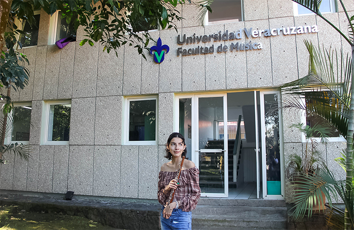 Alumna de Música UV ganó concurso de oboe de la UNAM