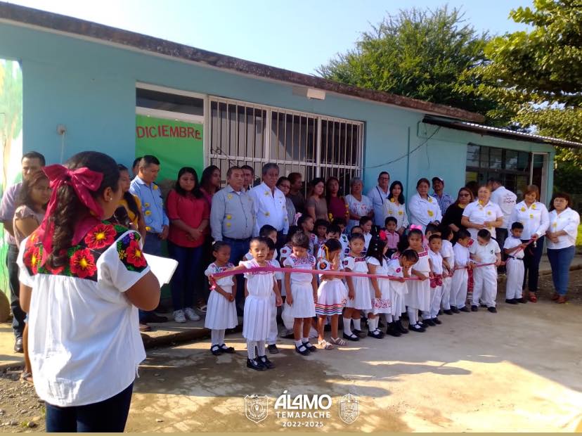Ayuntamiento de Álamo continúa mejorando la infraestructura educativa