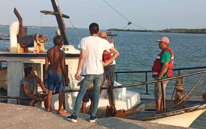 Rescatan a tripulantes de barco pesquero desaparecido hace más de un mes; uno es de Veracruz