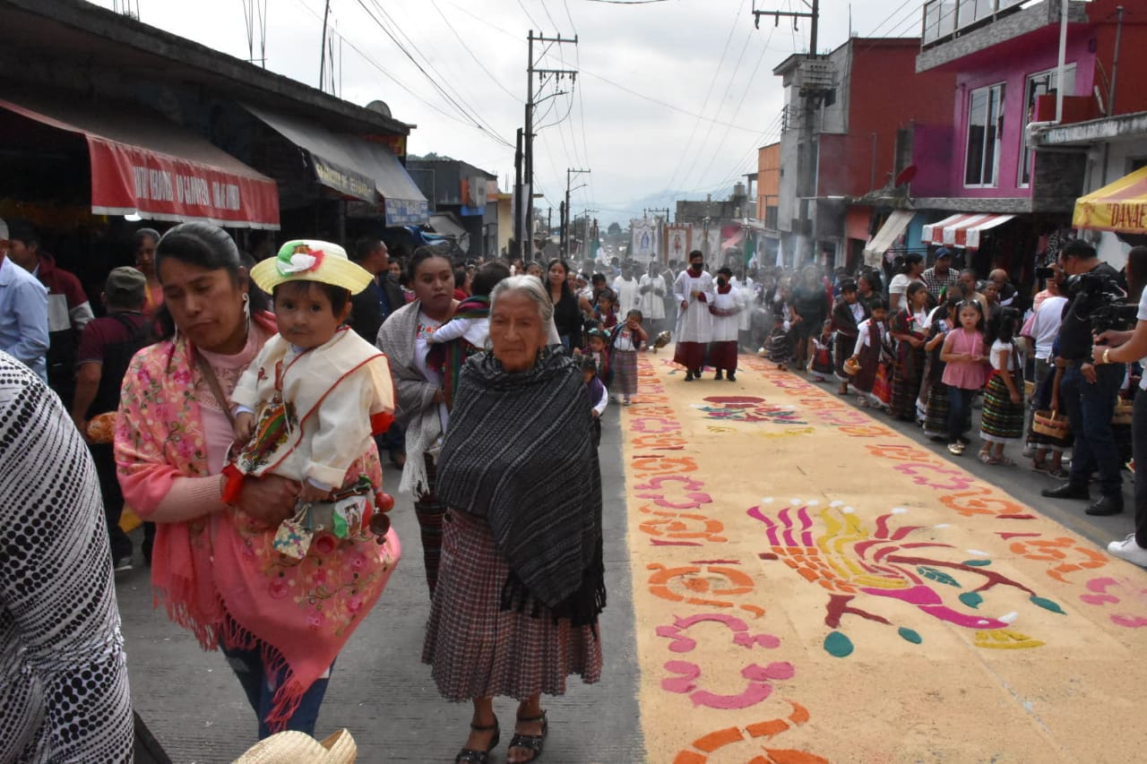 Juan Dieguitos visitan el Santuario de Santa María de Guadalupe en La Perla