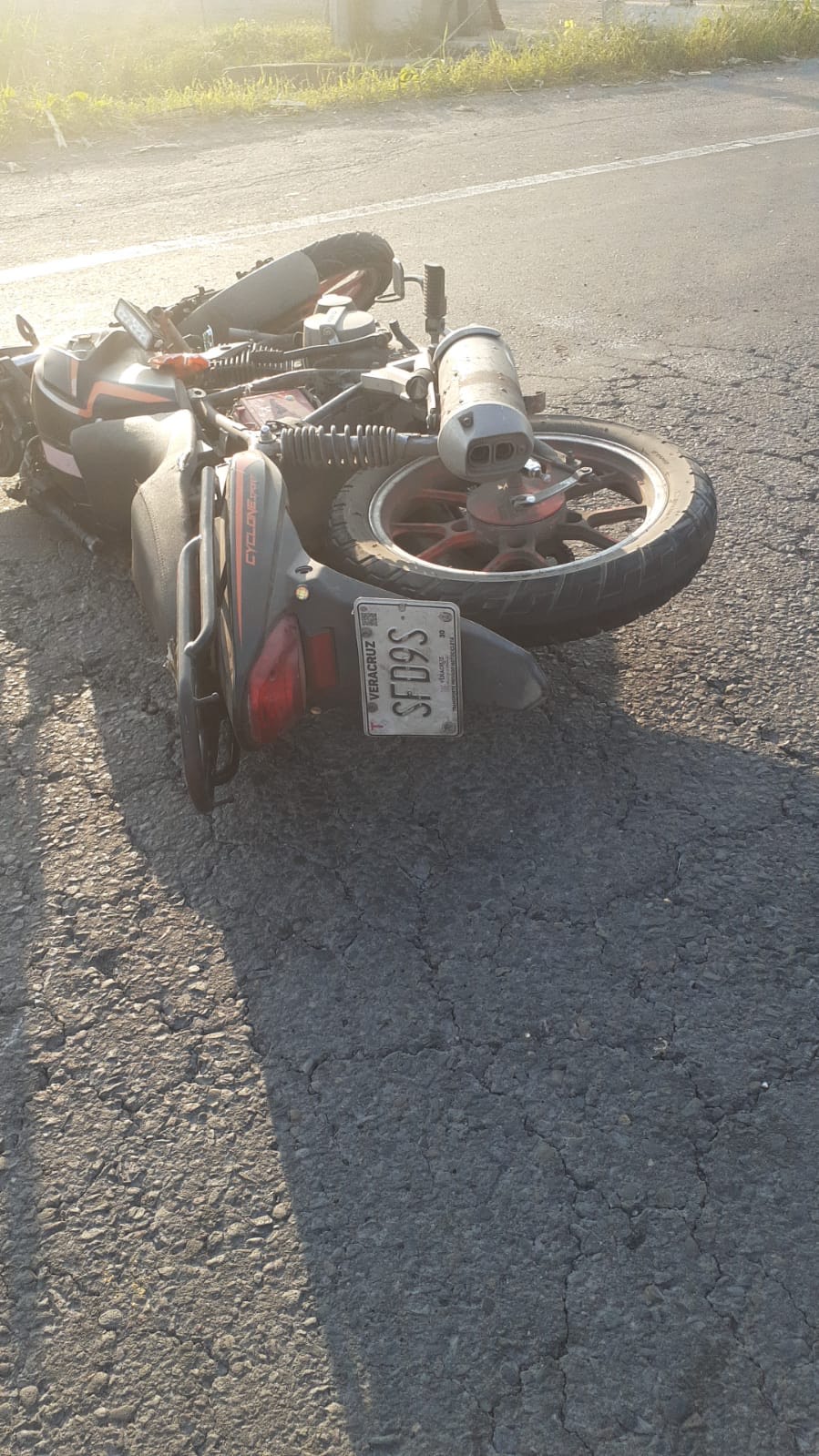 Motociclista muere impactado por automóvil particular en el libramiento Paso del Toro-Santa Fe