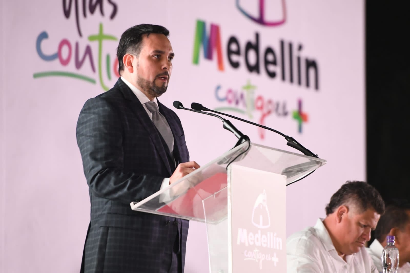 Isleño rinde el primer informe de gobierno; destaca inversión de 70 mdp en obras