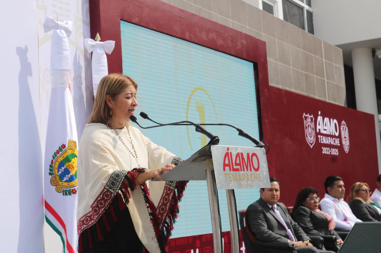 Lilia Arrieta rinde su primer informe de labores