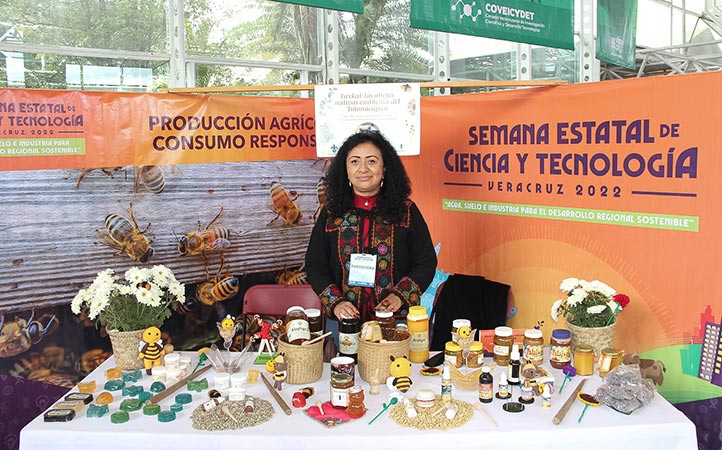 Hablar de abejas es hablar de vida: Reyna Hernández Colorado