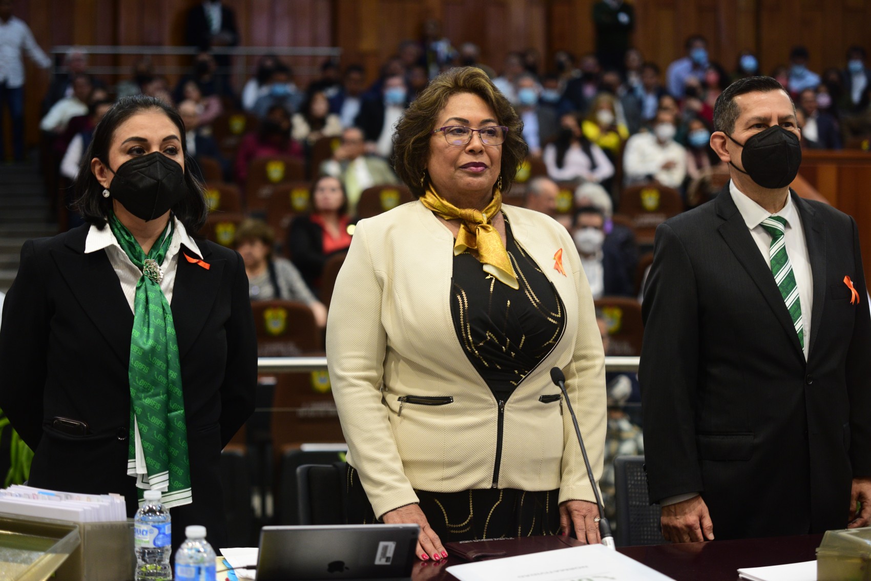 Acusan que esposa de contralor interno del Orfis ha recibido contratos por 64 mil pesos