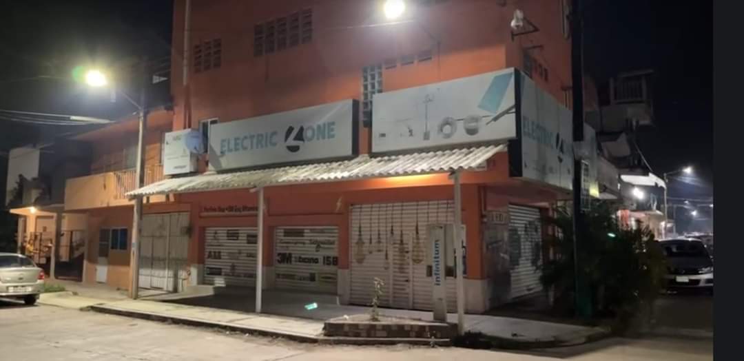 Sujetos armados balean tres viviendas y un establecimiento en Acayucan