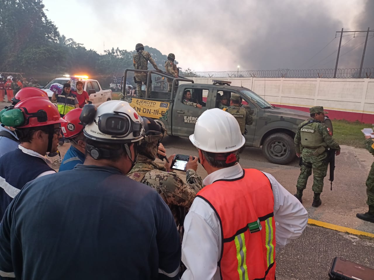 Explosión en Centro Tuzandepetl de Ixhuatlán del Sureste deja 5 desaparecidos