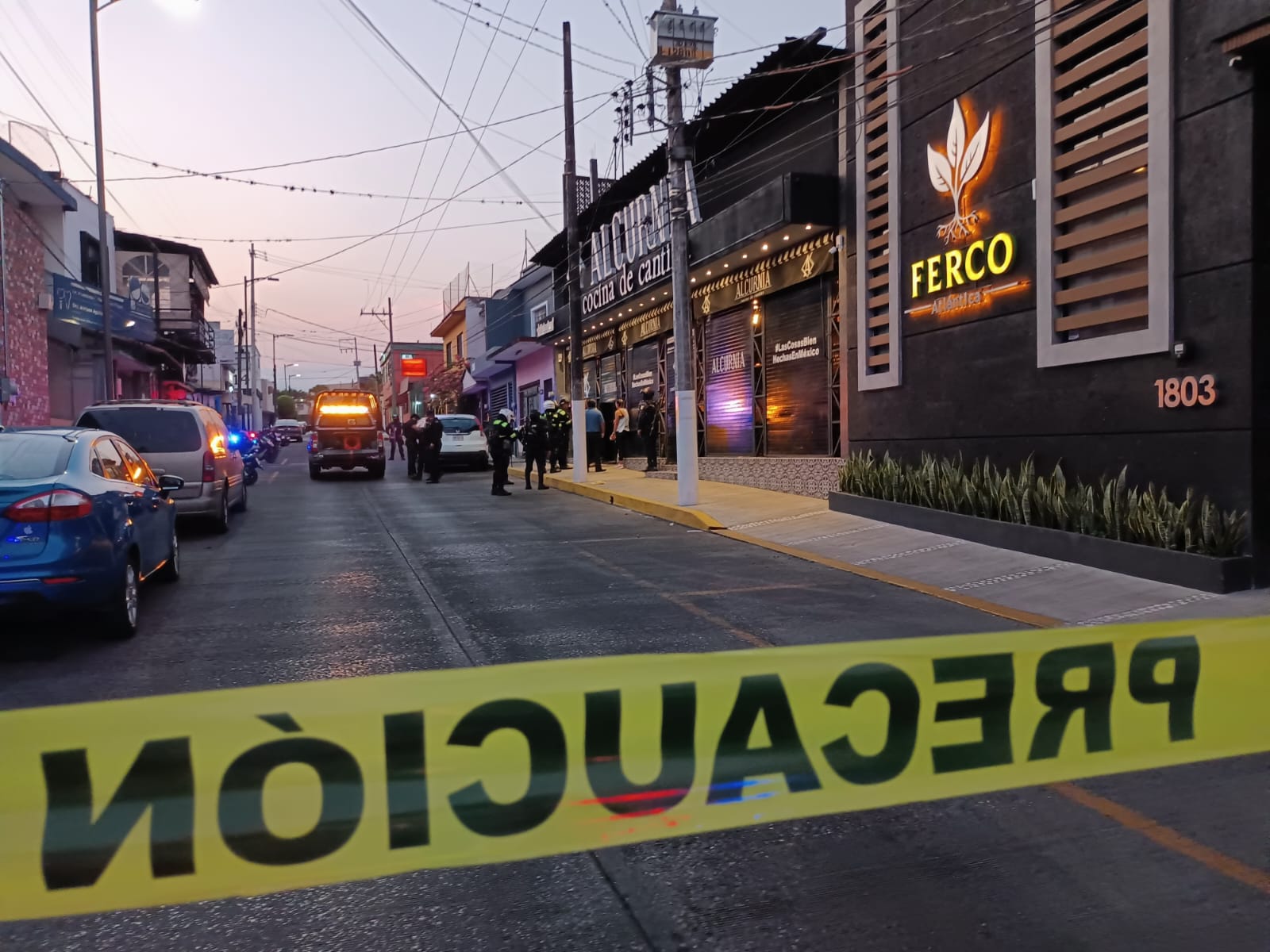 Sujeto ingresa a restaurante y dispara al bartender, está grave
