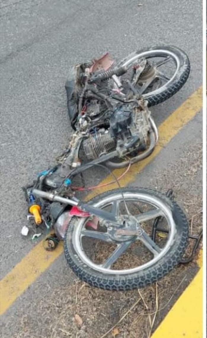 Camión cañero atropella y mata a motociclista en Cuitláhuac