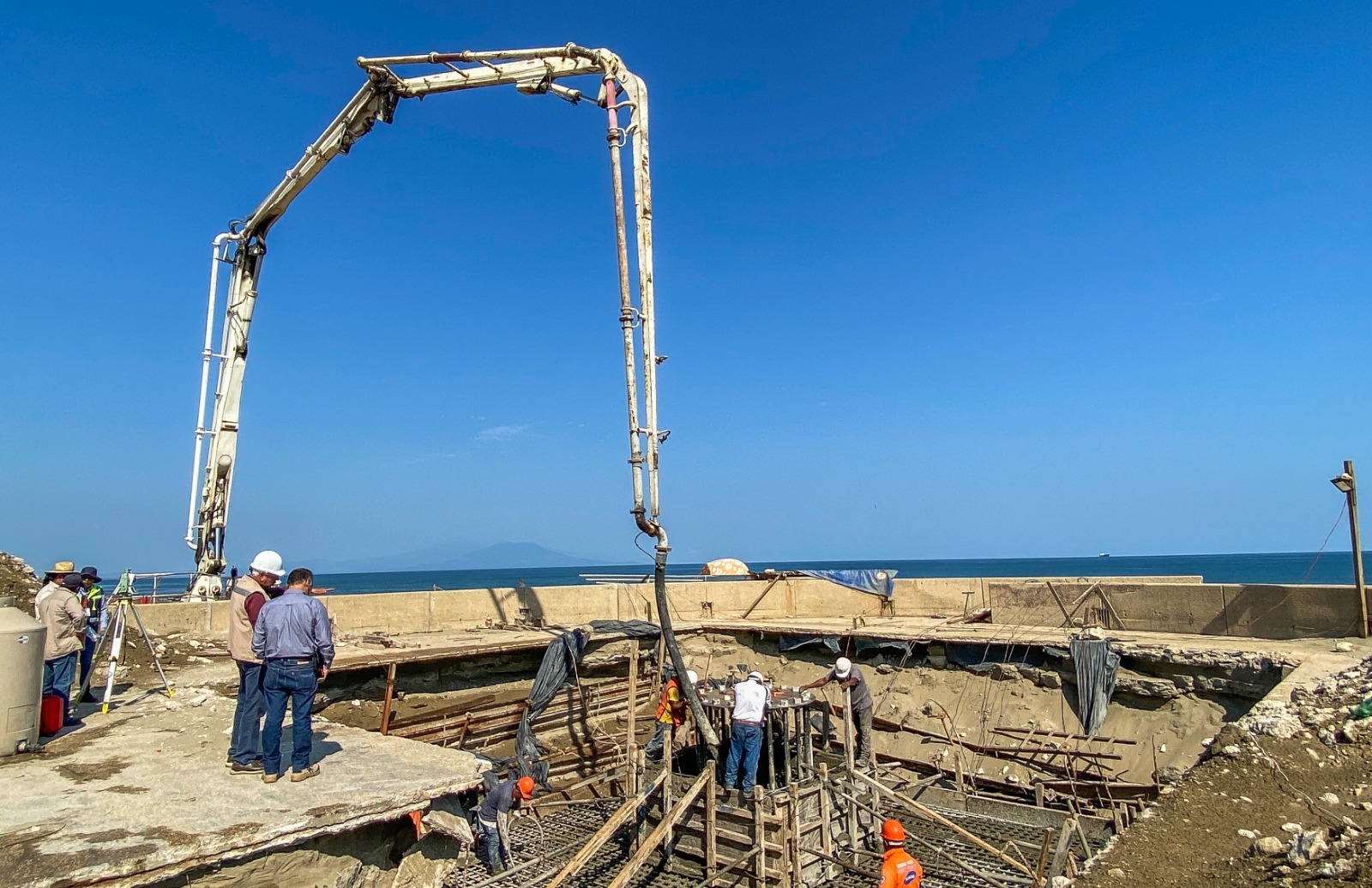 Tendrá Coatzacoalcos asta bandera monumental
