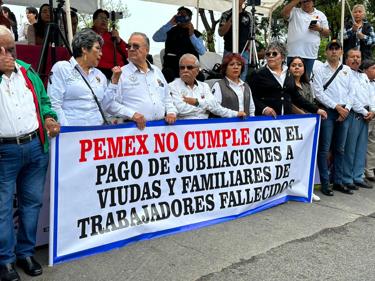 Aniversario de Expropiación Petrolera, entre reclamos y luto