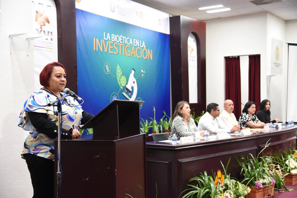 Inaugura Diputada conferencia magistral La Bioética en la investigación