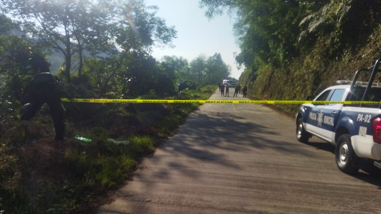 Localizan a hombre sin vida en camino vecinal de La Perla